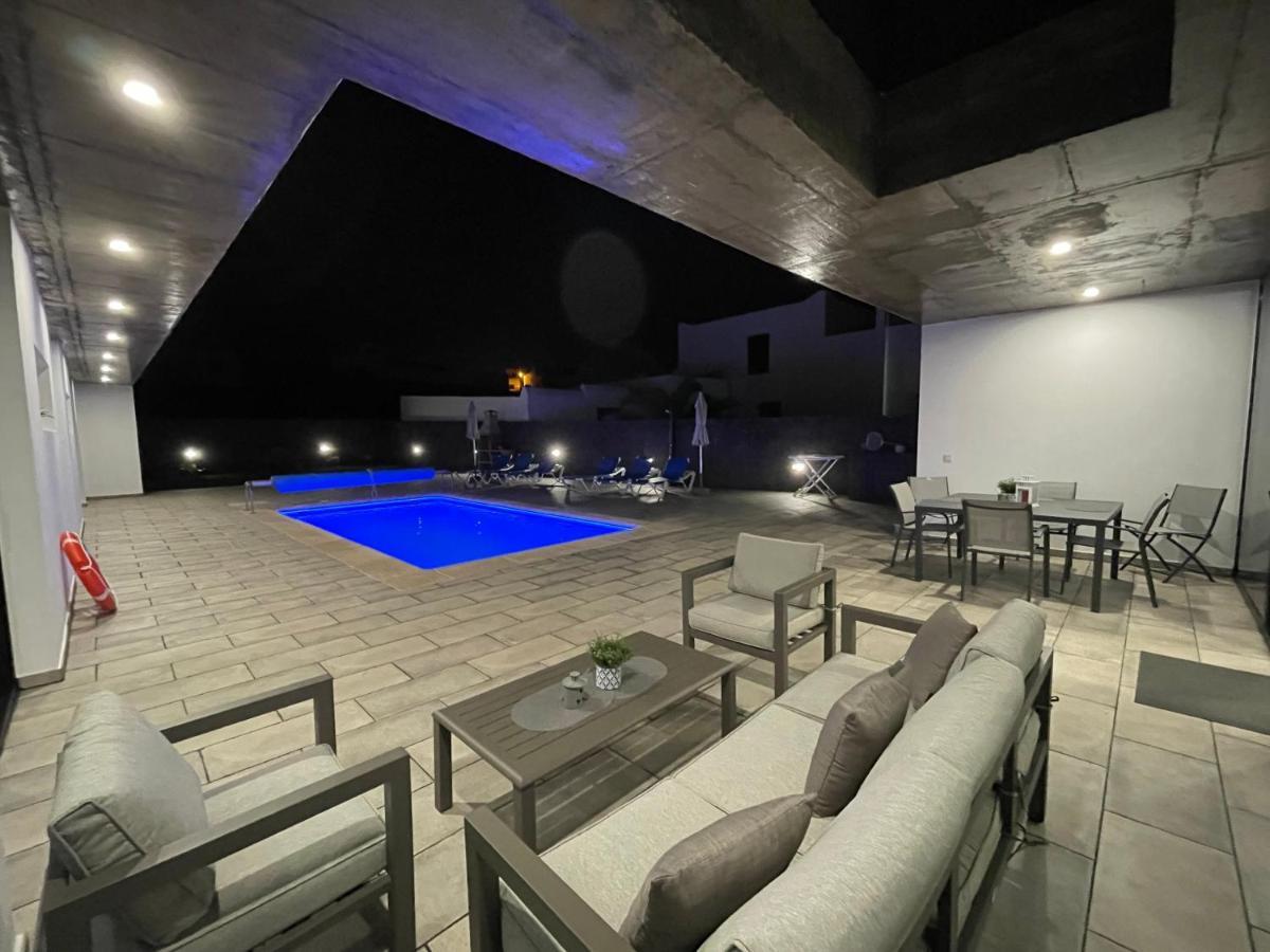 Eslanzarote Villa Tony, heated pool, jacuzzi La Costa Exterior foto
