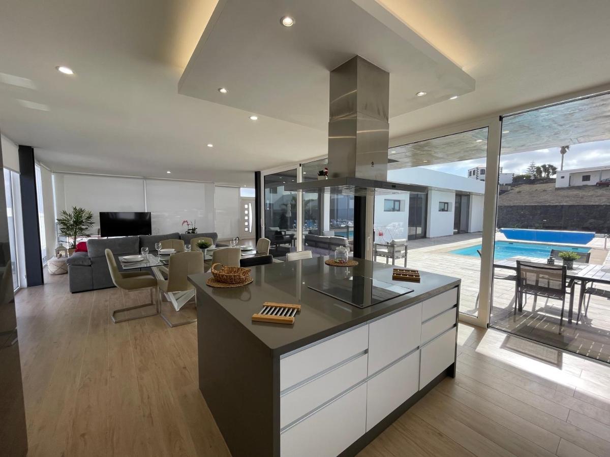 Eslanzarote Villa Tony, heated pool, jacuzzi La Costa Exterior foto