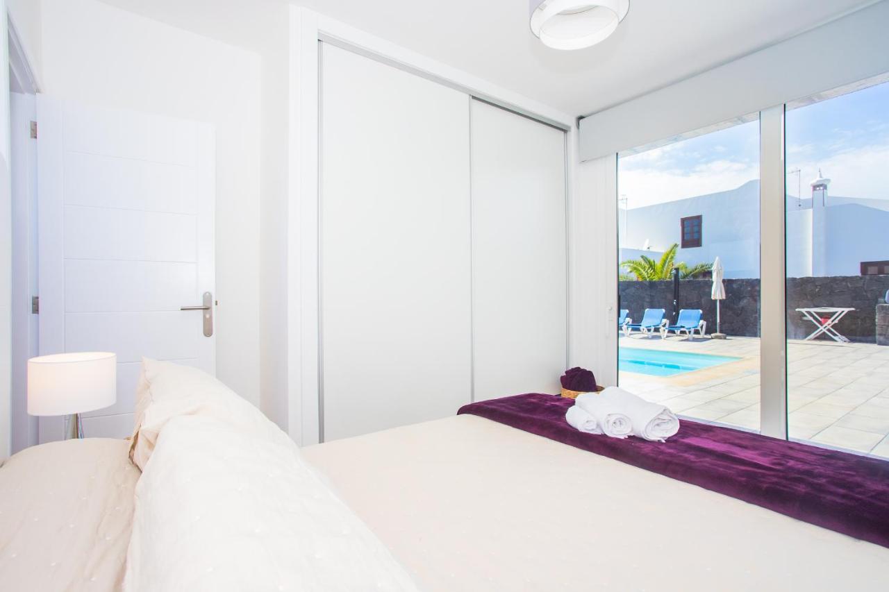 Eslanzarote Villa Tony, heated pool, jacuzzi La Costa Exterior foto
