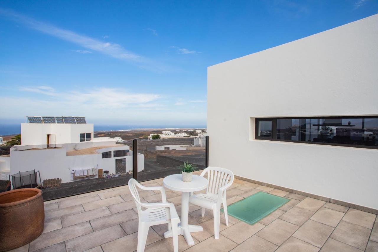 Eslanzarote Villa Tony, heated pool, jacuzzi La Costa Exterior foto