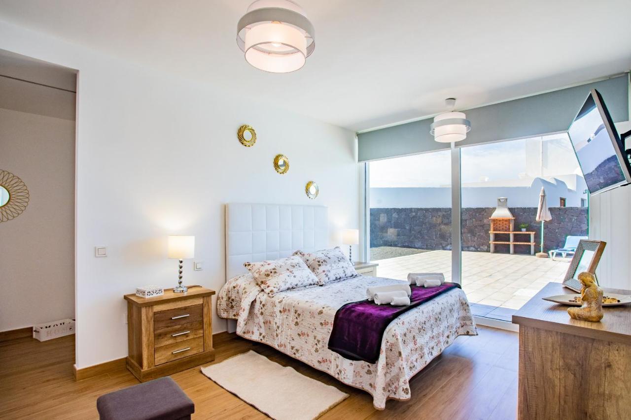 Eslanzarote Villa Tony, heated pool, jacuzzi La Costa Exterior foto