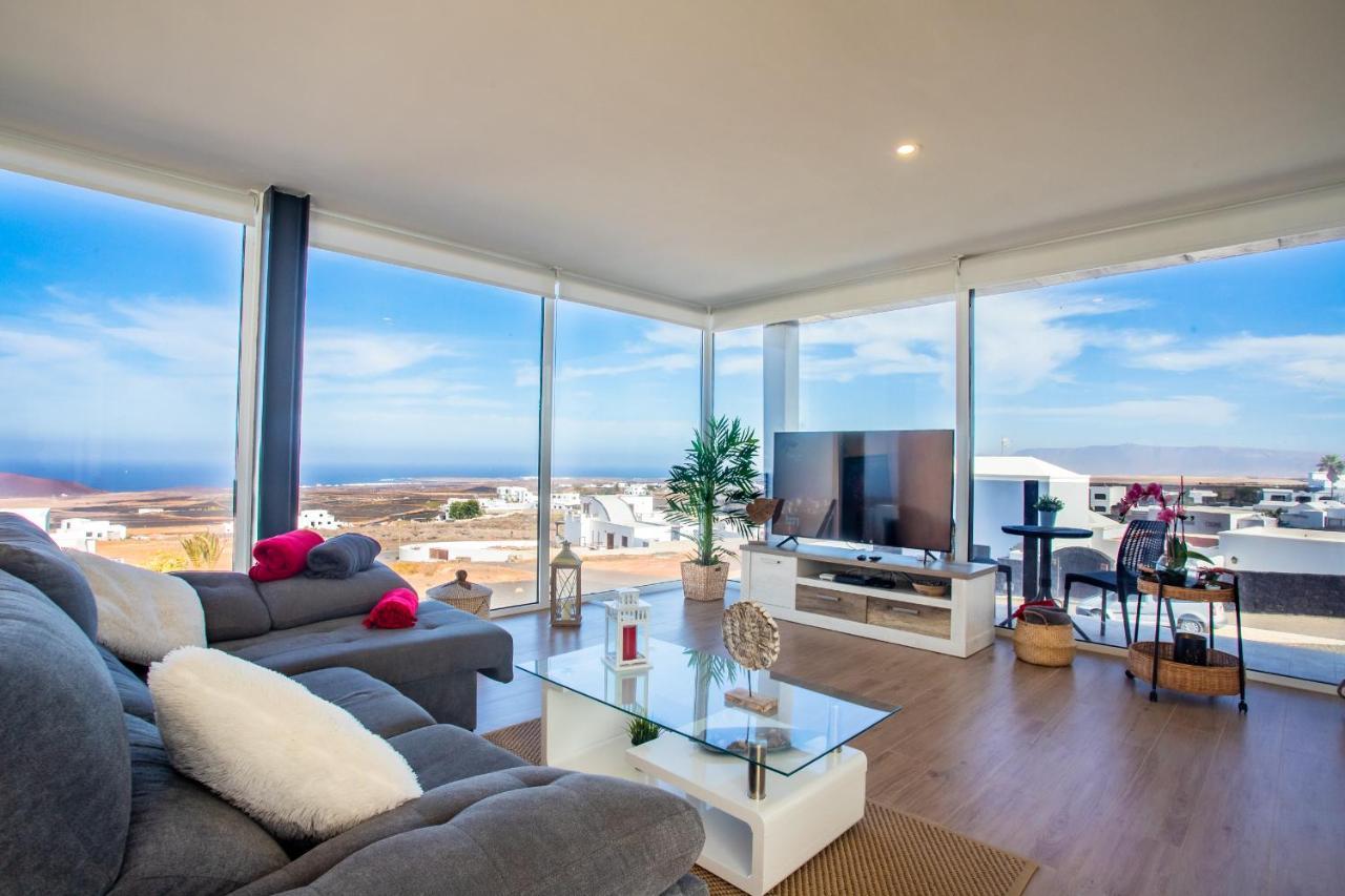 Eslanzarote Villa Tony, heated pool, jacuzzi La Costa Exterior foto