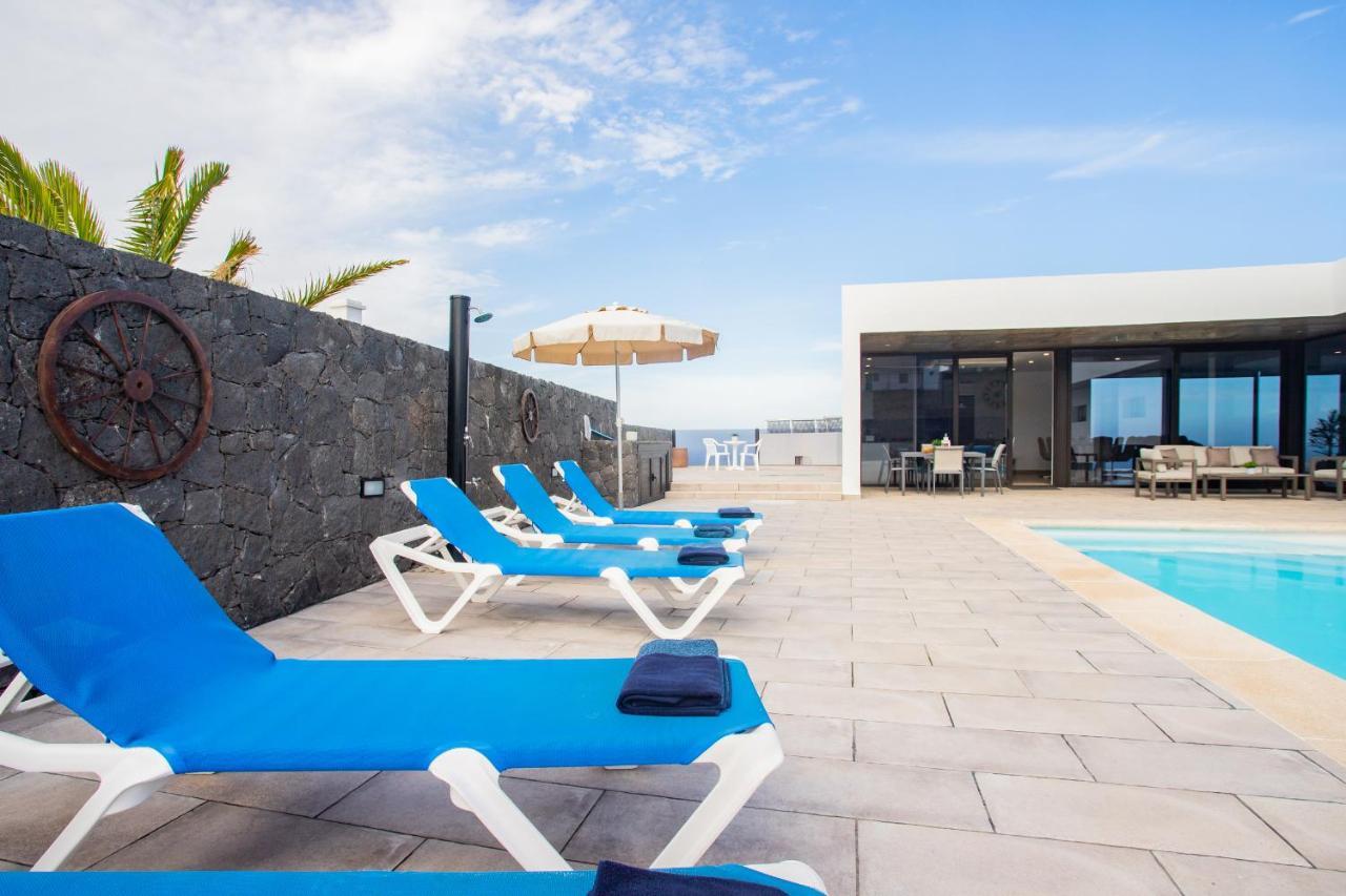 Eslanzarote Villa Tony, heated pool, jacuzzi La Costa Exterior foto