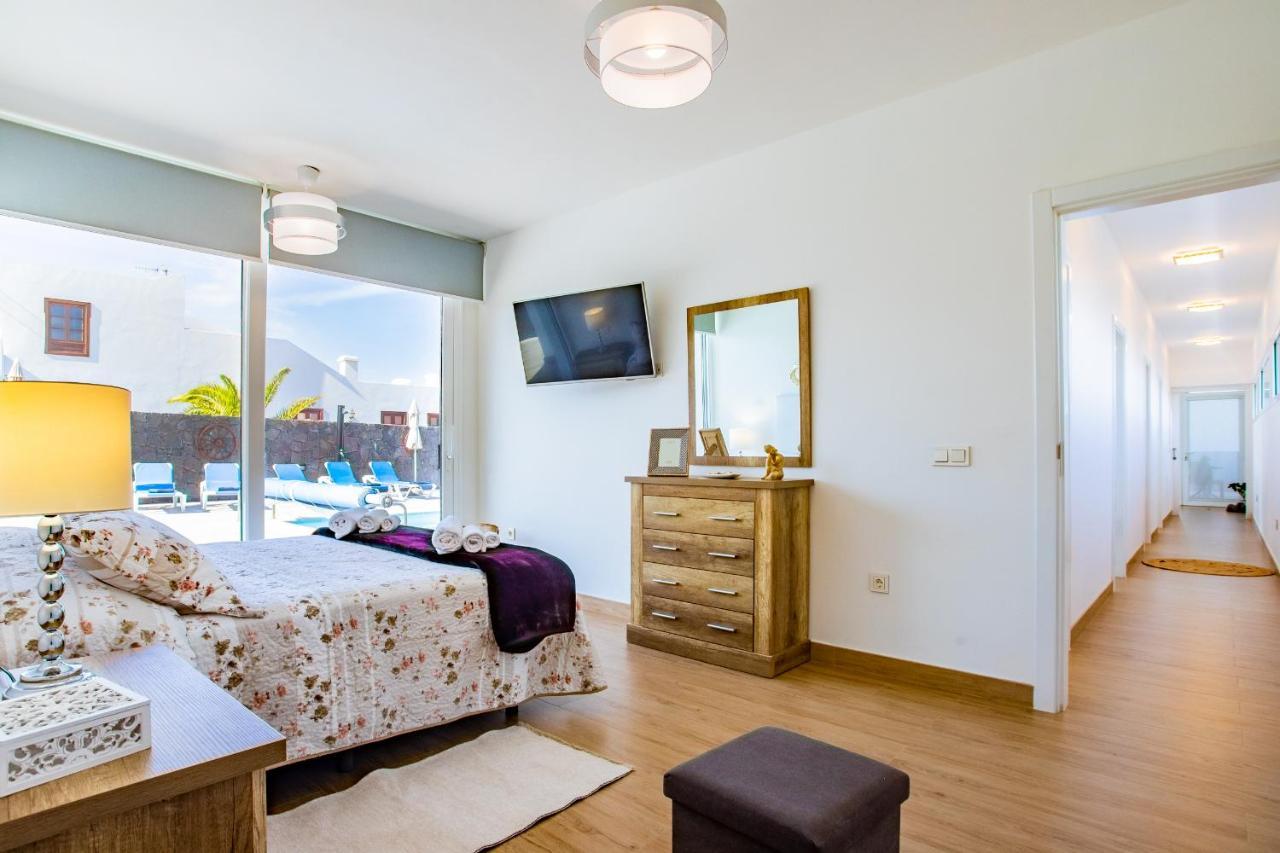 Eslanzarote Villa Tony, heated pool, jacuzzi La Costa Exterior foto