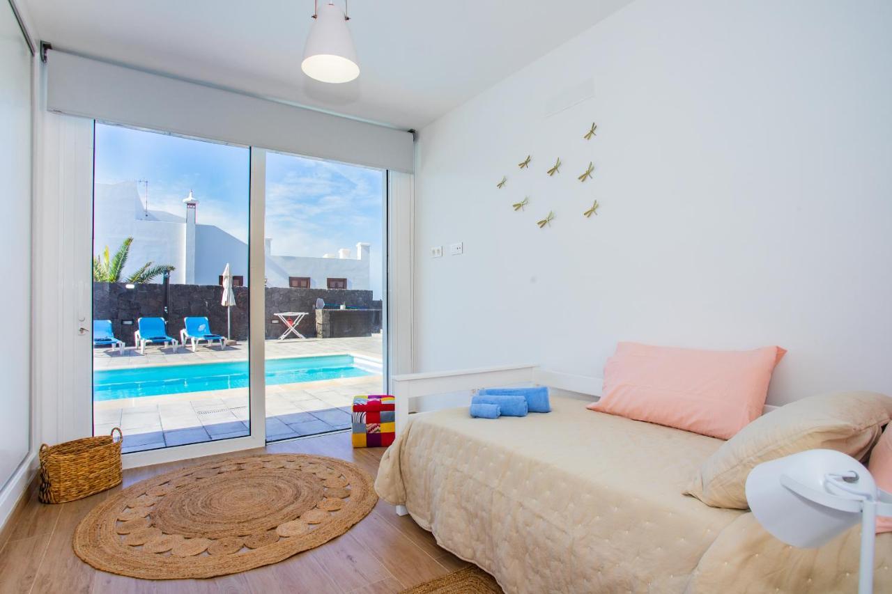 Eslanzarote Villa Tony, heated pool, jacuzzi La Costa Exterior foto
