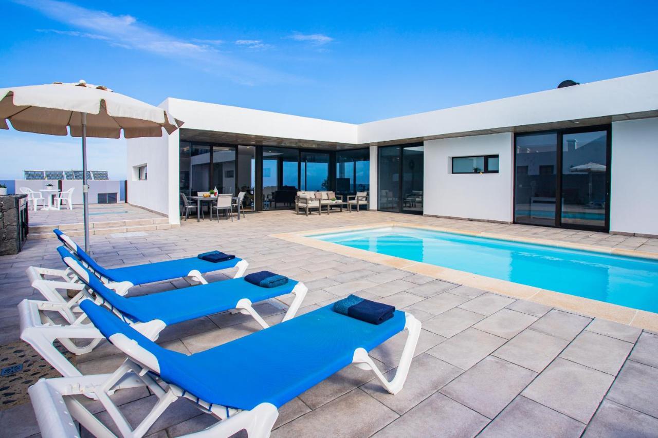 Eslanzarote Villa Tony, heated pool, jacuzzi La Costa Exterior foto